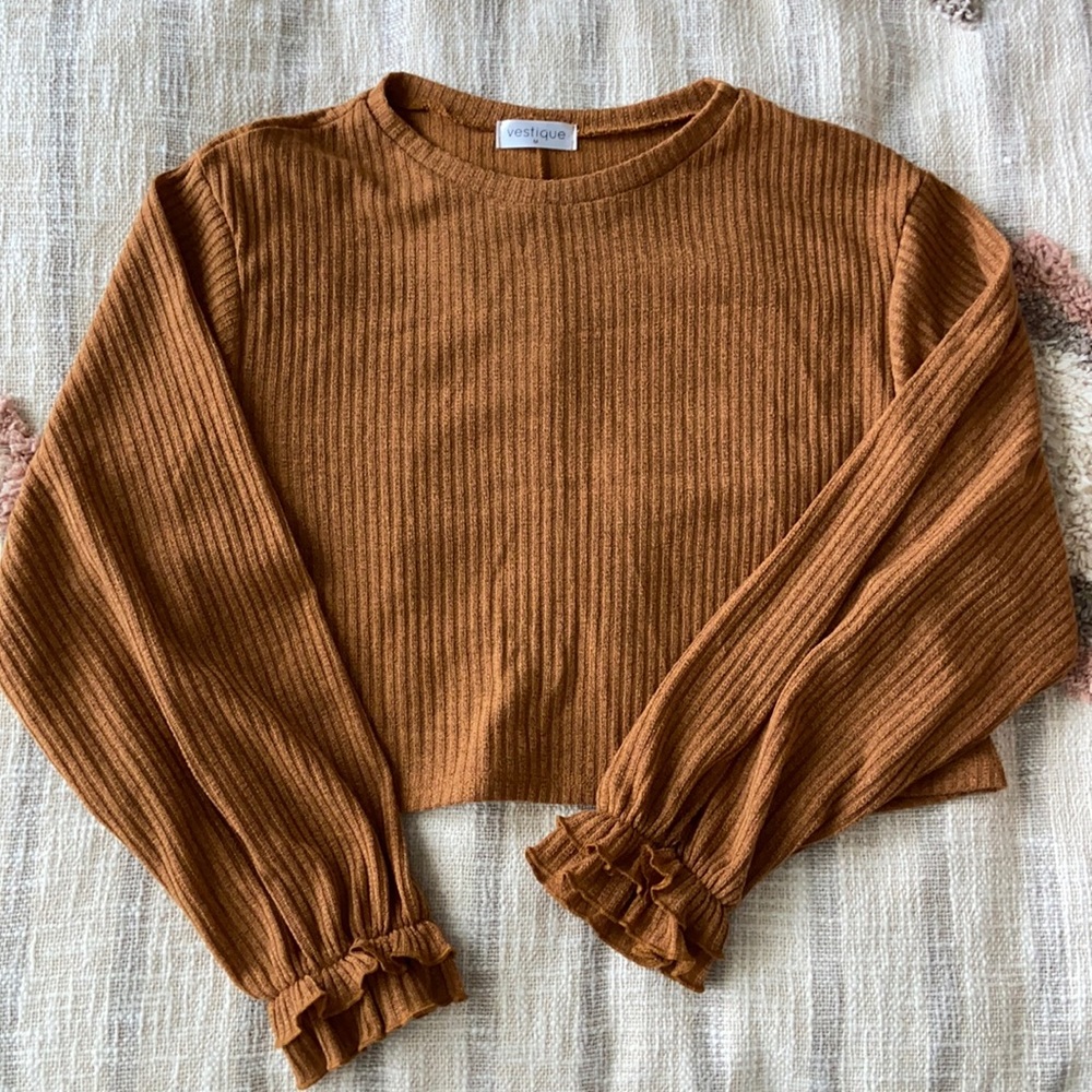 Long sleeve light top